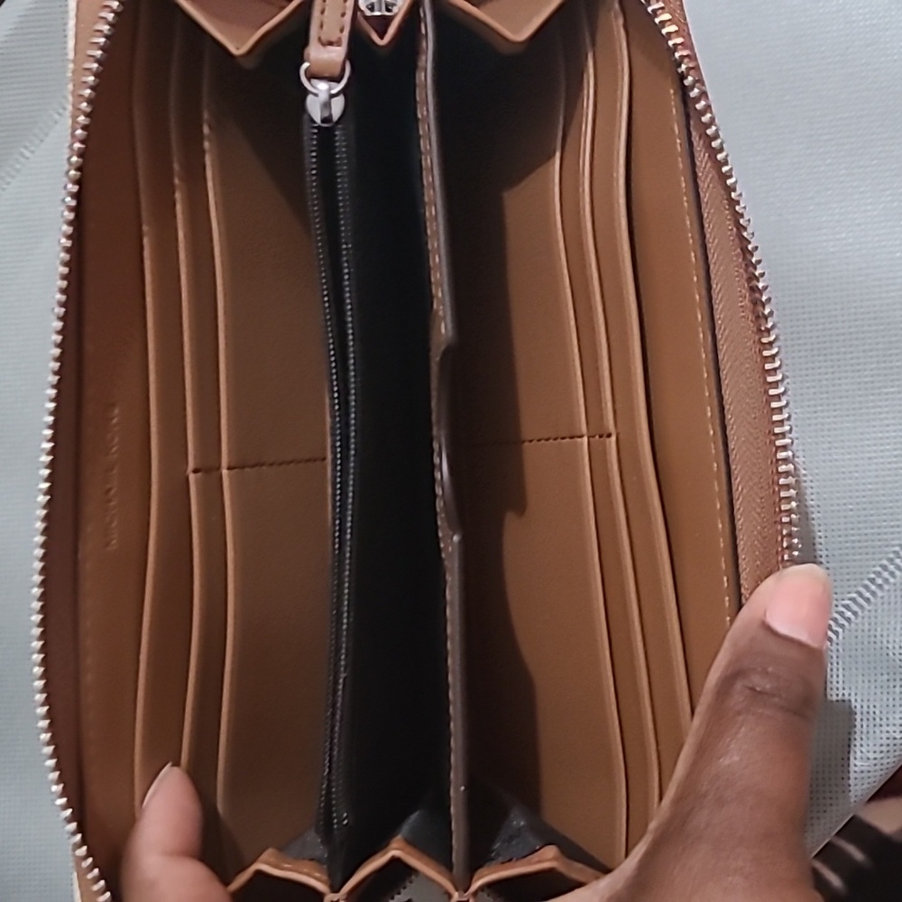 Michael kors wallet - Picture 3 of 4